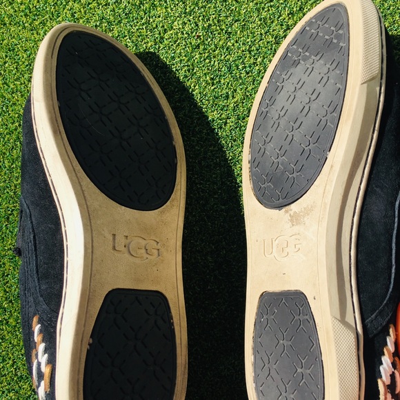 ugg slip on - Picture 3 of 4